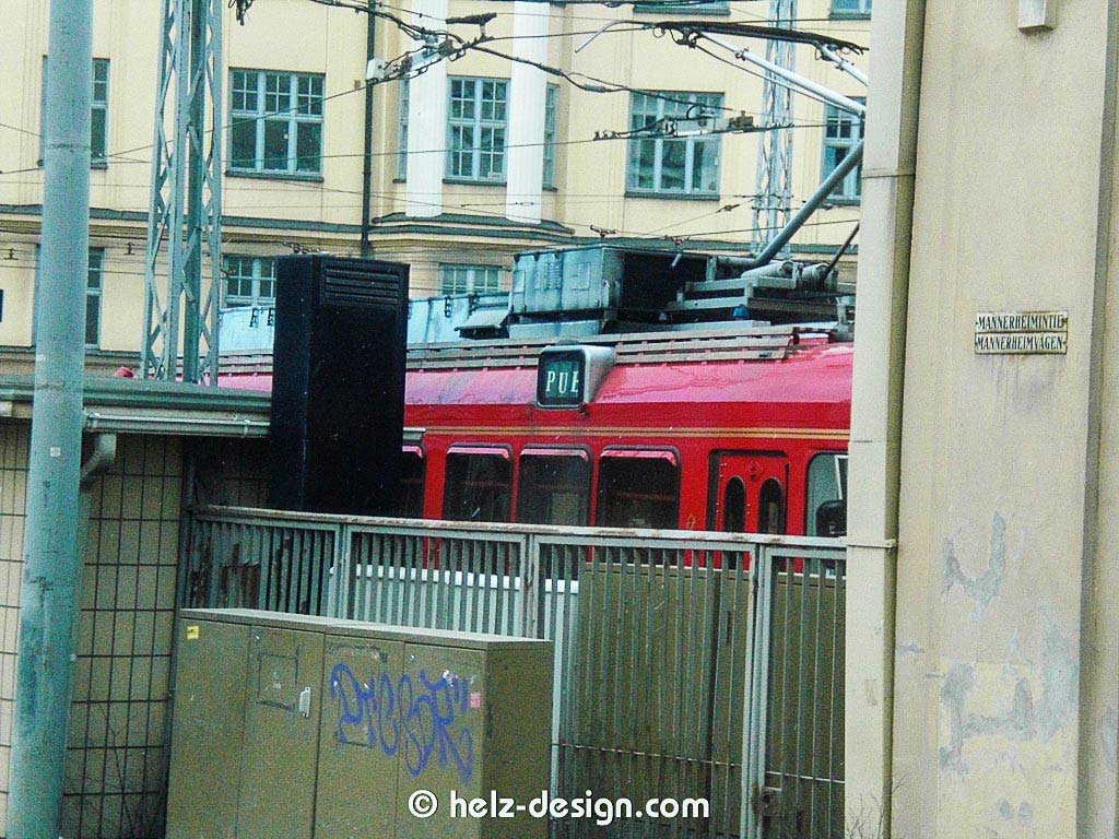 Töölön halli und eine lauernde Pub-Straßenbahn